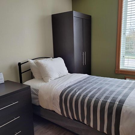Surestay Plus Hotel By Best Western Кинкардин Экстерьер фото