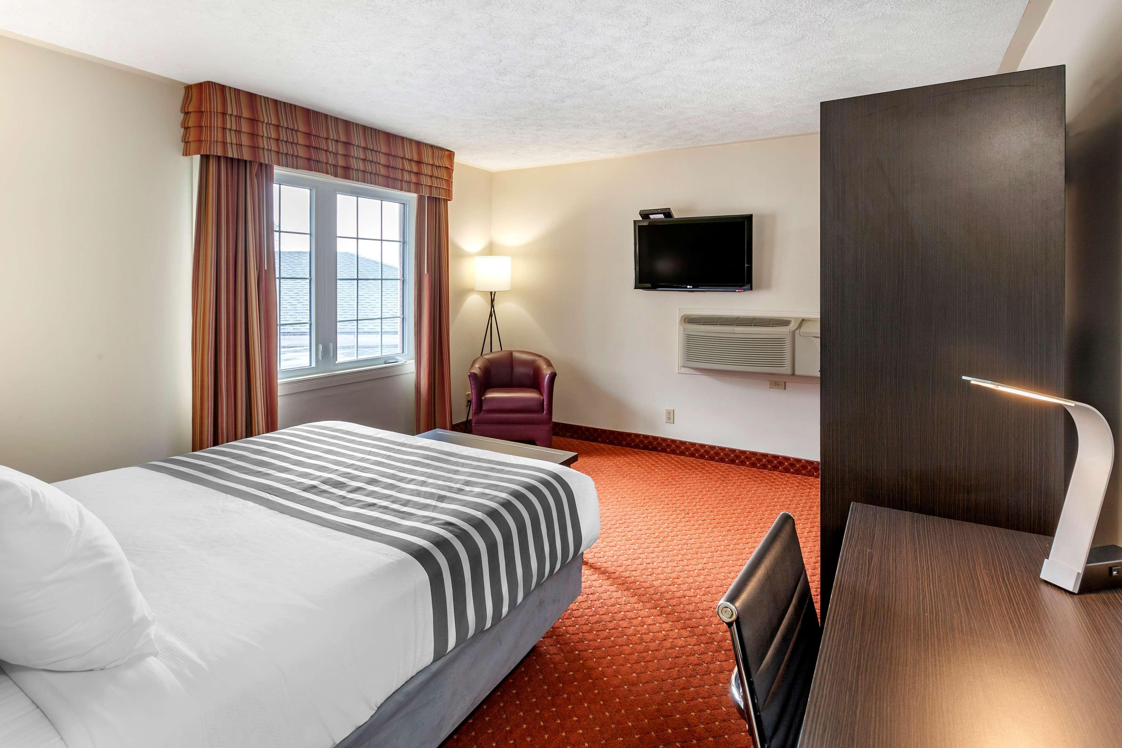 Surestay Plus Hotel By Best Western Кинкардин Экстерьер фото
