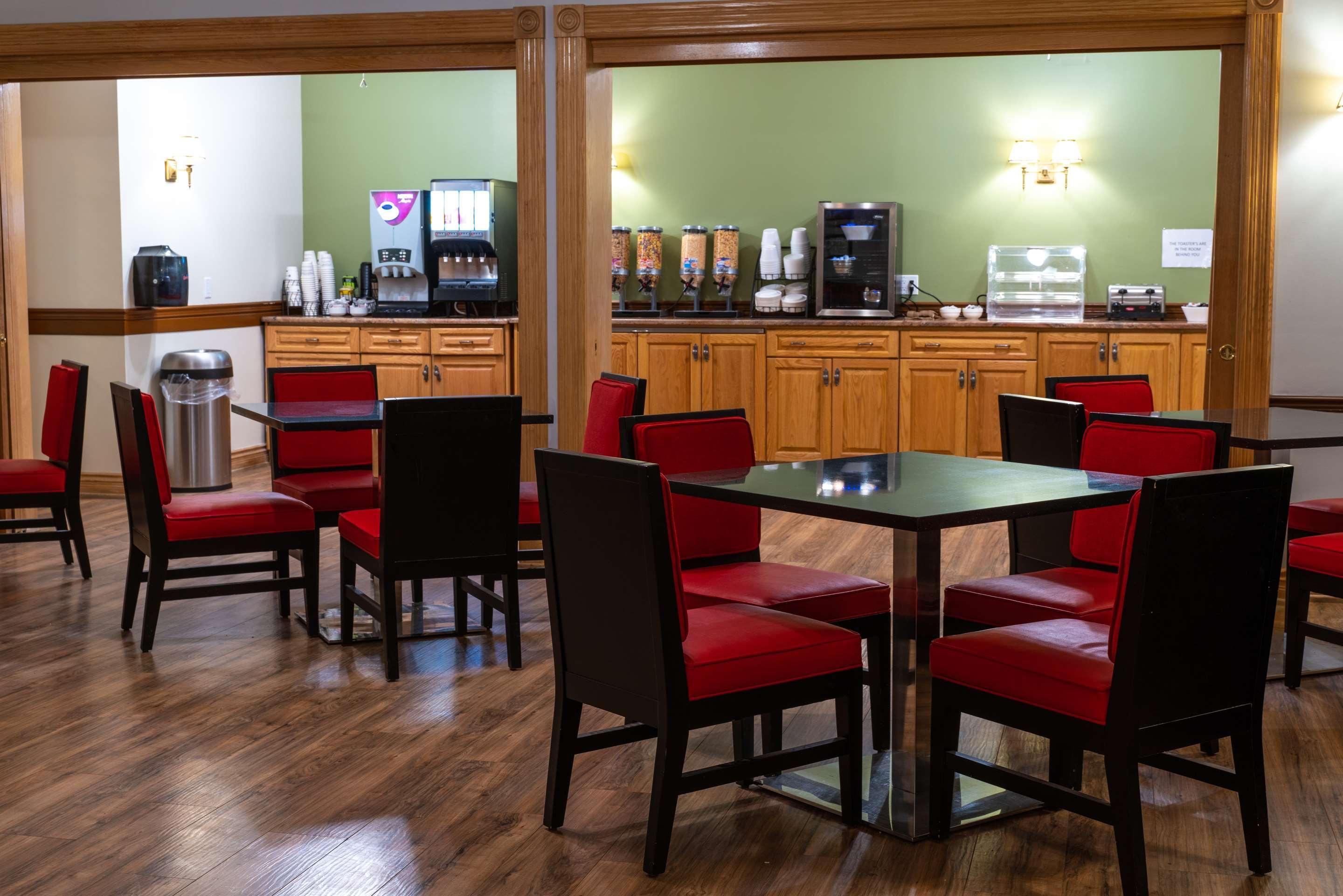 Surestay Plus Hotel By Best Western Кинкардин Экстерьер фото