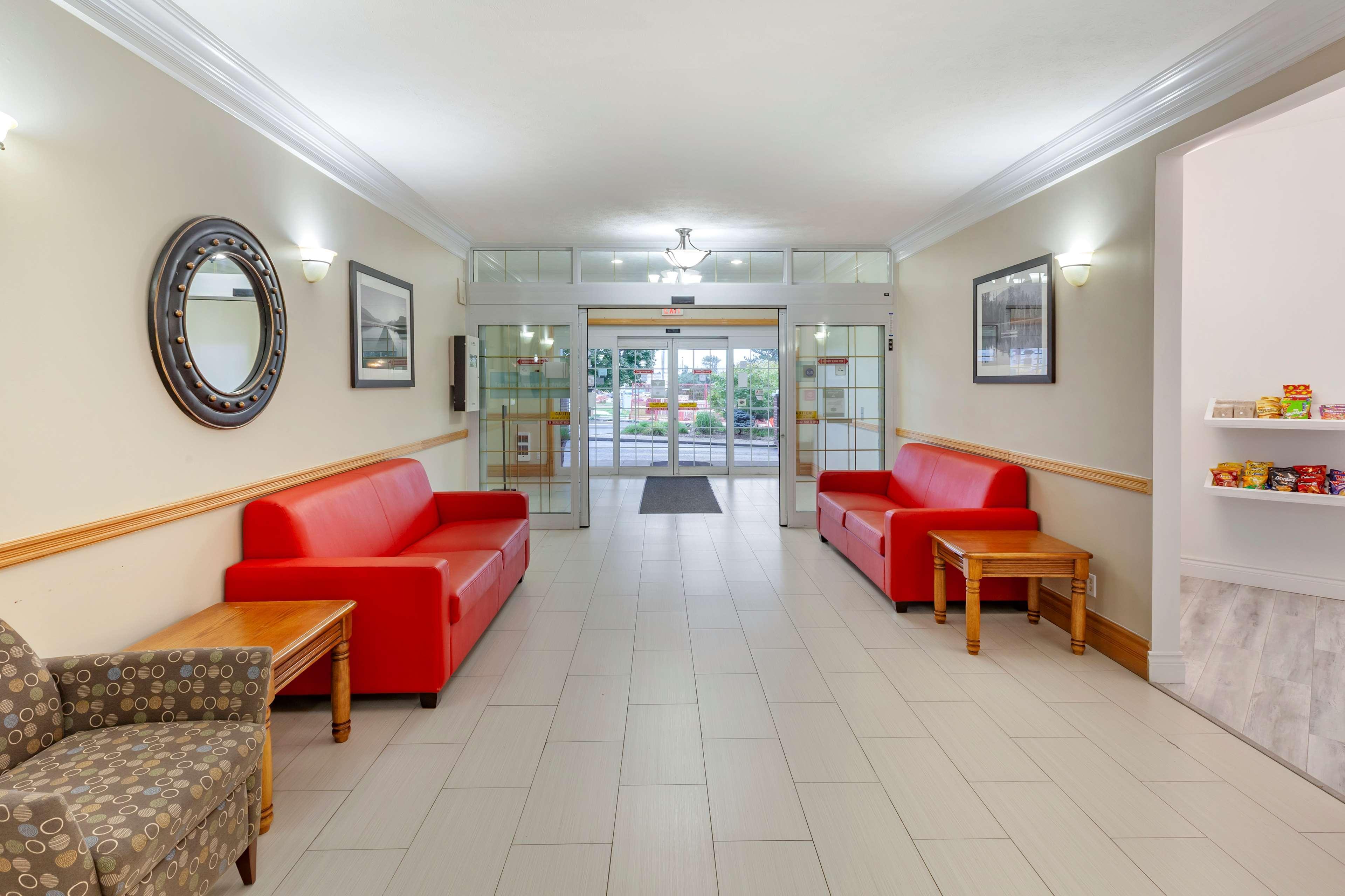 Surestay Plus Hotel By Best Western Кинкардин Экстерьер фото