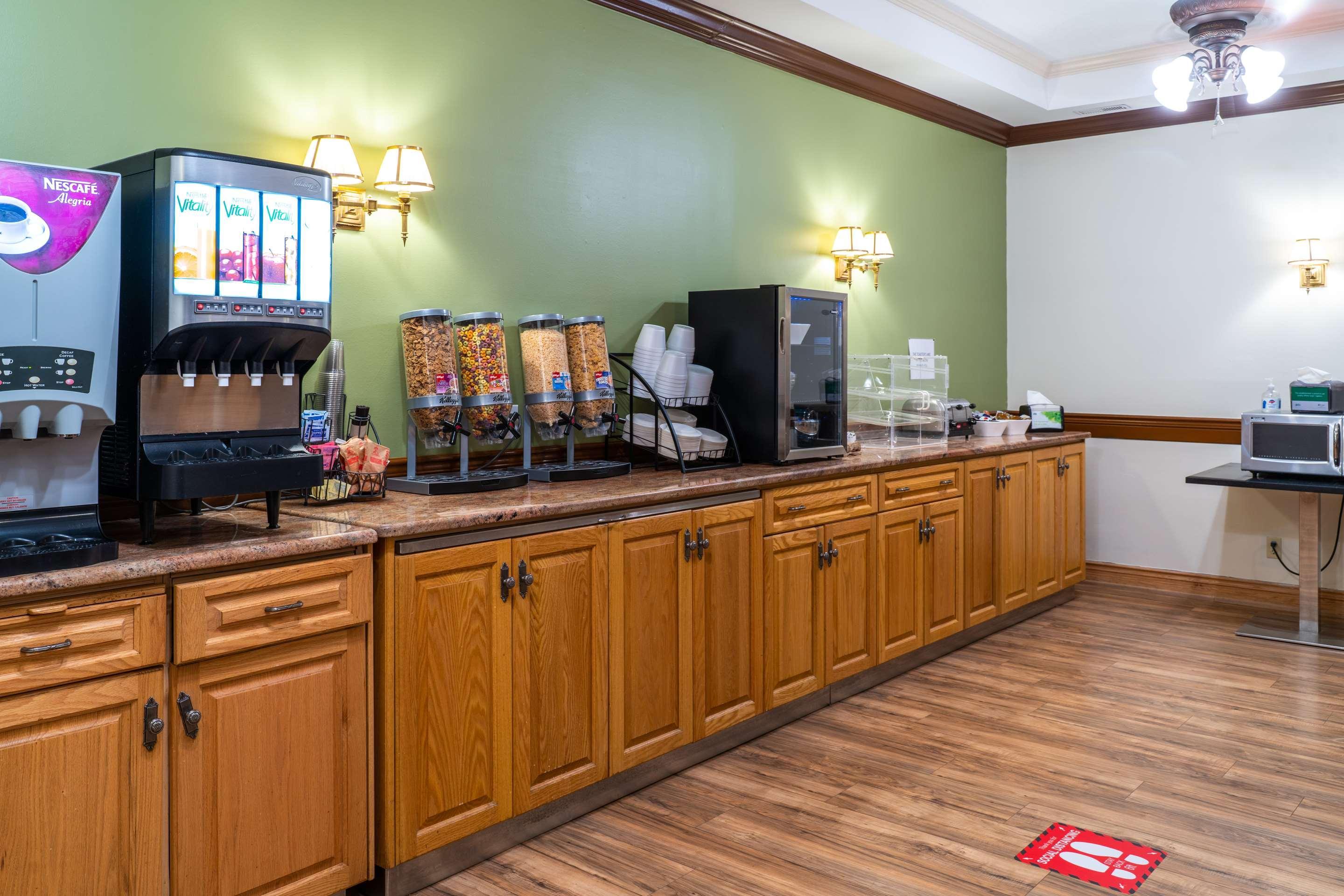 Surestay Plus Hotel By Best Western Кинкардин Экстерьер фото