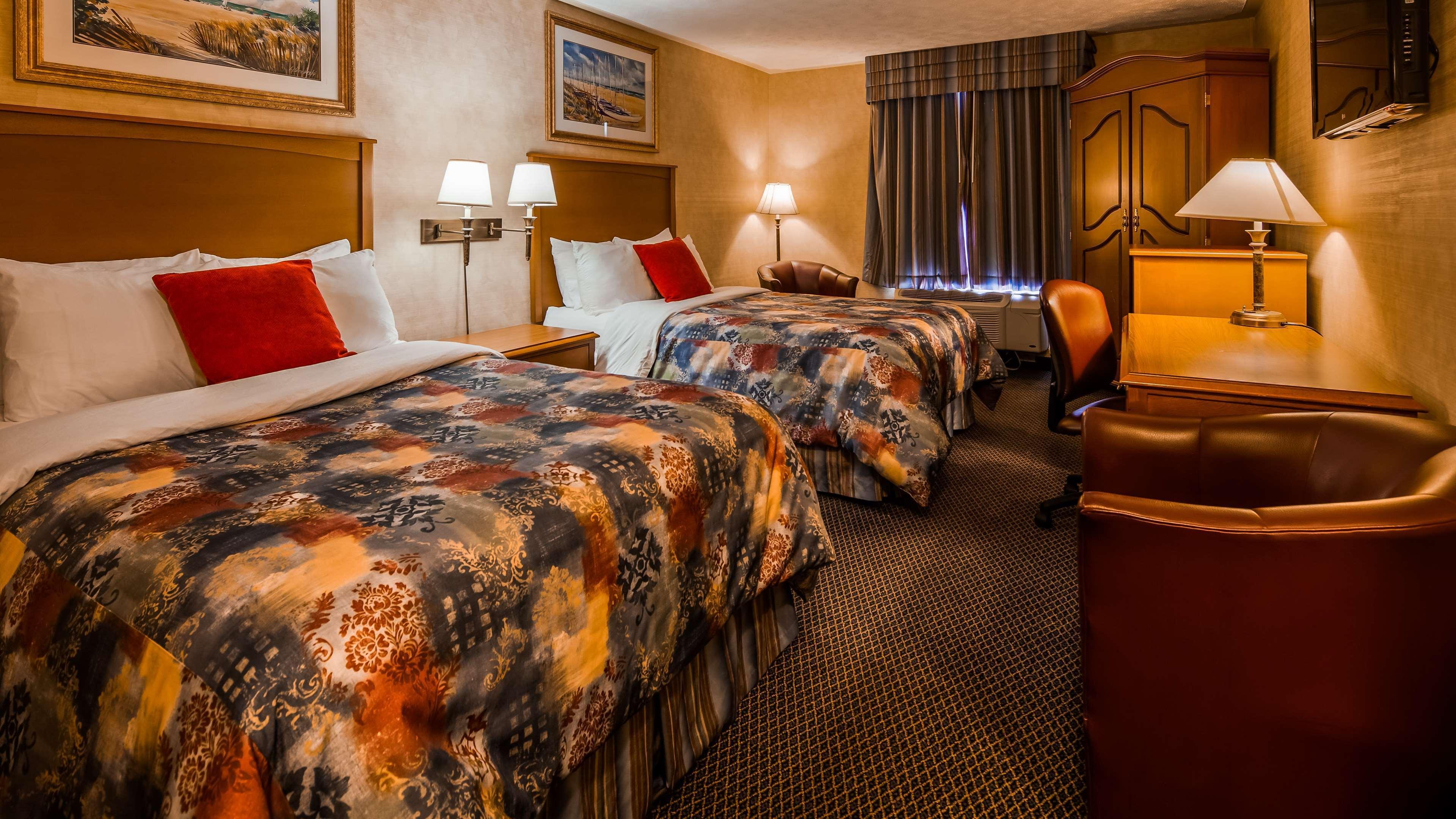 Surestay Plus Hotel By Best Western Кинкардин Экстерьер фото